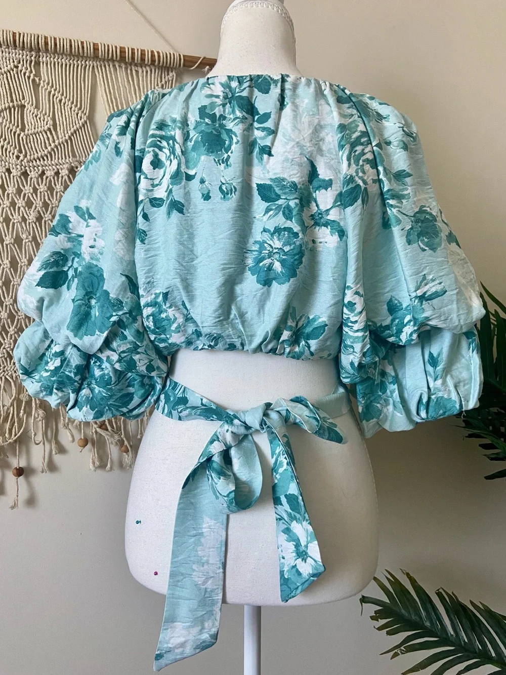 NWT DO+BE Mint Floral Puff Statement Sleeve Tie Back Romantic Crop Top Size S